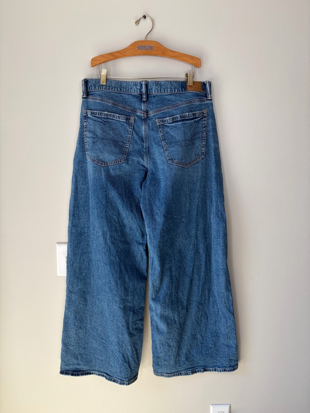 American Eagle Dreamy Drape Strigid Low-Rise Ultra Wide-Leg Jeans - Picture 4 of 12